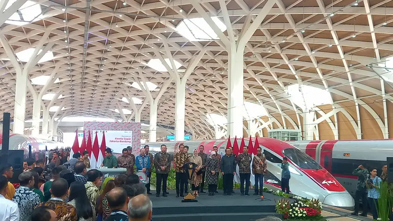 Presiden Joko Widodo atau Jokowi meresmikan Whoosh, kereta cepat Jakarta-Bandung