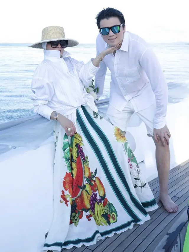 Gaya Syahrini di Tokyo