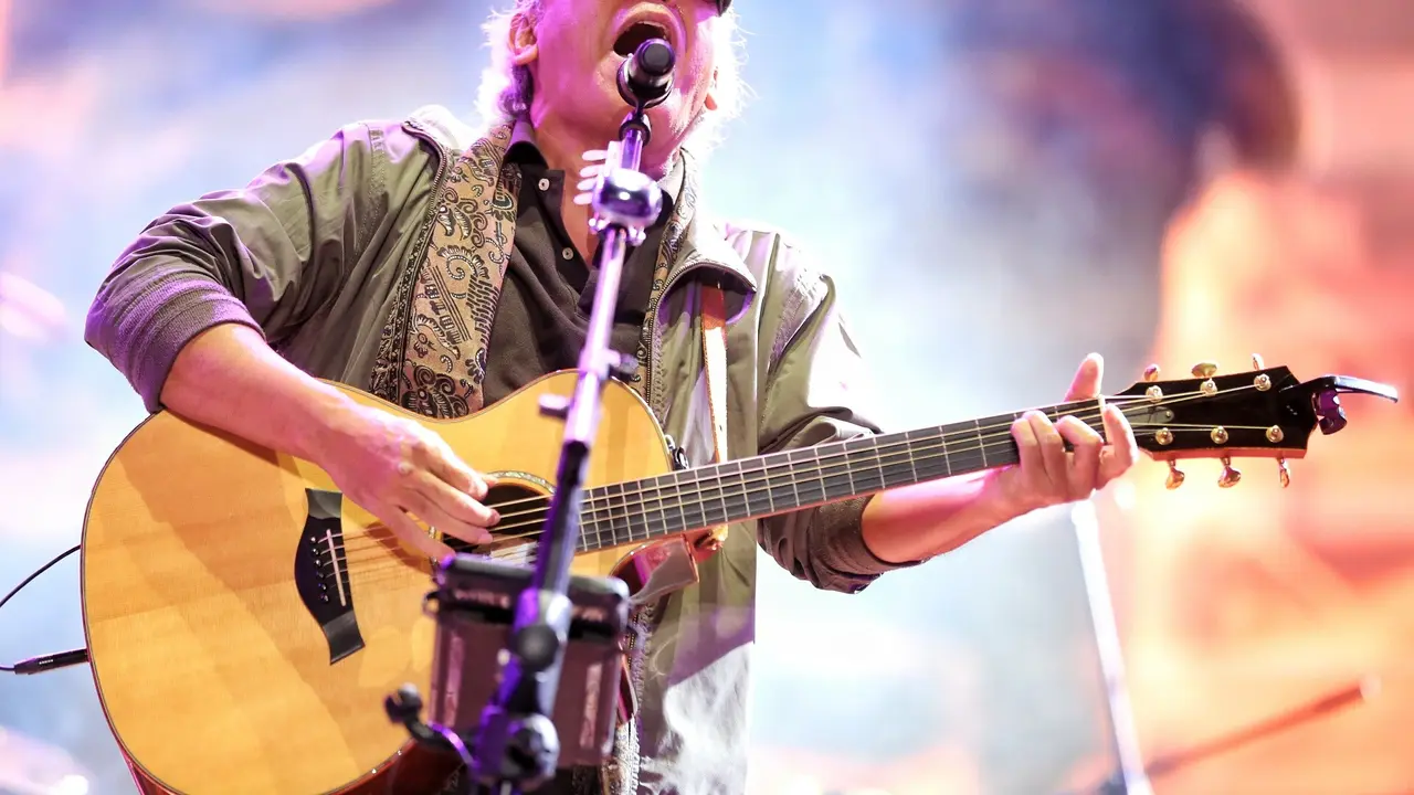 [Bintang] Konser Iwan Fals Ultah