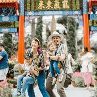 Liburan keluarga Ryan Delon dan Sharena ke Singapura (Sumber: Instagram/tail_wagging)