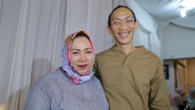 [Bintang] Selalu Harmonis, Ini Rahasia Rumah Tangga Melly Goeslaw - Anto Hoed