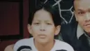 Remaja asal Bandung ini memang memiliki ciri khas rambut belah tengah. Ia sudah terbiasa gaya rambut seperti itu sejak SMP. Potret kecenya sedari remaja ini sukses curi perhatian warganet. (Liputan6.com/IG/happymemories85)
