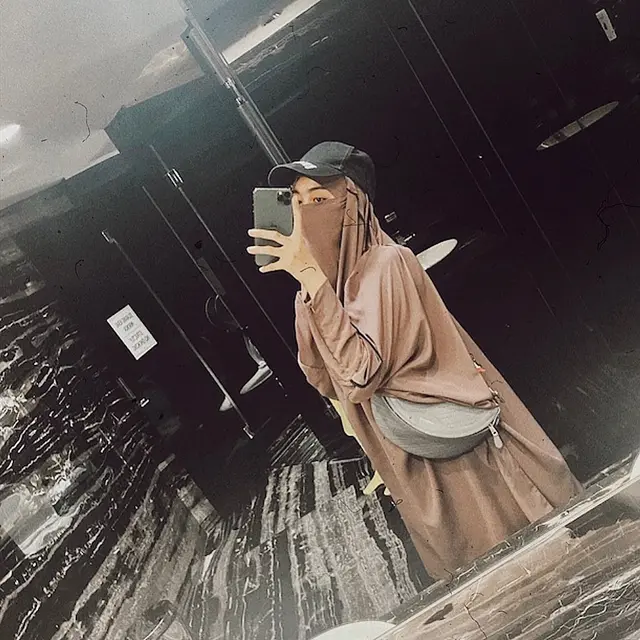 Tersebar Foto Tanpa Hijab, Ini 6 Potret Serell Thalib Istri Taqy Malik Pakai Cadar