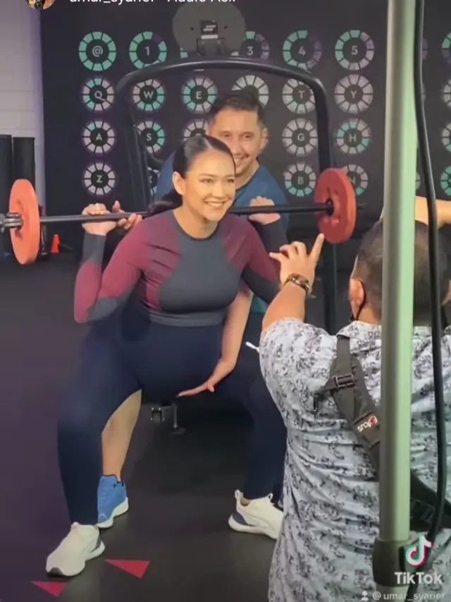 7 Maternity Shoot Corry Pamela di Kehamilan 9 Bulan Ini Tampil Sporty