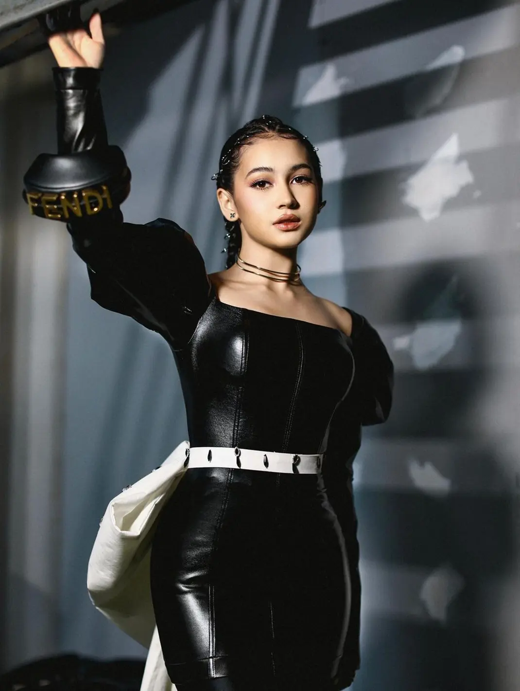 Potret Sandrinna Michelle saat Hadiri SCTV Awards 2022, Raih Aktris ...