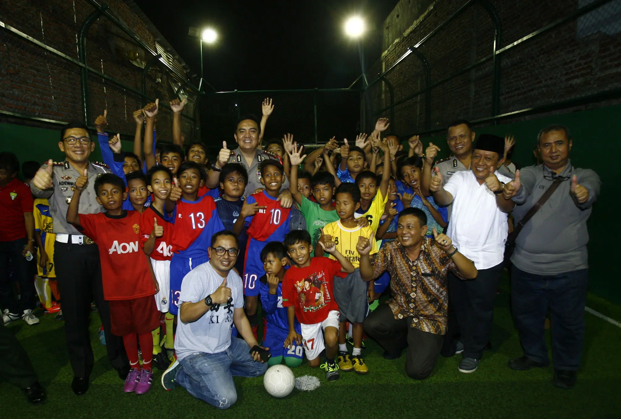 Kampung eks Gang Dolly ini sudah disulap jadi ajang turnamen futsal level anak-anak selama Ramadan. (/Dian Kurniawan).