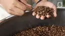 Untuk mendukung capaian target produktivitas produk kopi di Indonesia, pemerintah akan menyiapkan peningkatan pupuk subsidi hingga dua kali lipat. (Liputan6.com/Herman Zakharia)