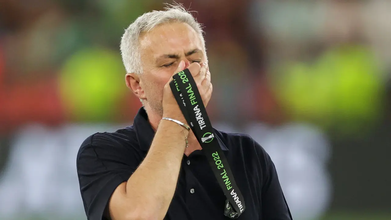 Foto: Kenangan Manis Jose Mourinho Bersama AS Roma, Nobatkan Diri Jadi Raja Kompetisi Eropa