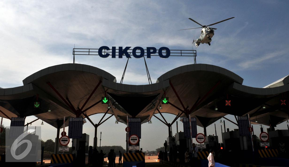 Setelah peresmian oleh Presiden Joko Widodo jalan tol Cikopo-Palimanan sepanjang 116 Km akan dibuka untuk umum tanpa tarif alias gratis selama 7 hari atau seminggu, mulai besok, Sabtu (13/6/2015). (Liputan6.com/Johan Tallo)