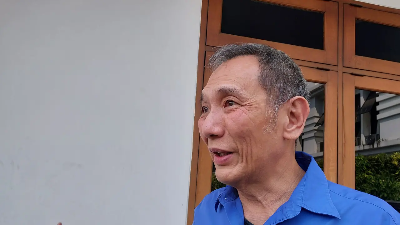 Bos jalan tol Jusuf Hamka di Kantor Kemenko Polhukam, Jakarta, Rabu (13/12/2023).Jusuf Hamka kembali negosiasi nilai utang negara kepada perusahaannya, Citra Marga Nusaphala Persada (CMNP). (Arief/Liputan6.com)