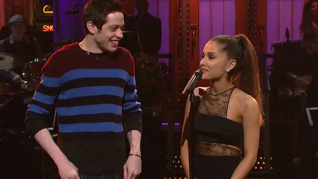 [Bintang] Pete Davidson - Ariana Grande