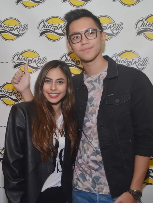 Kedua pasangan ini sepakat bahwa hubungannya sekarang dinikmati tanpa perlu embel-embel status. Brandon sendiri merasa takut mengenai status hubungannya yang bisa berubah. (Nurwahyunan/Bintang.com)