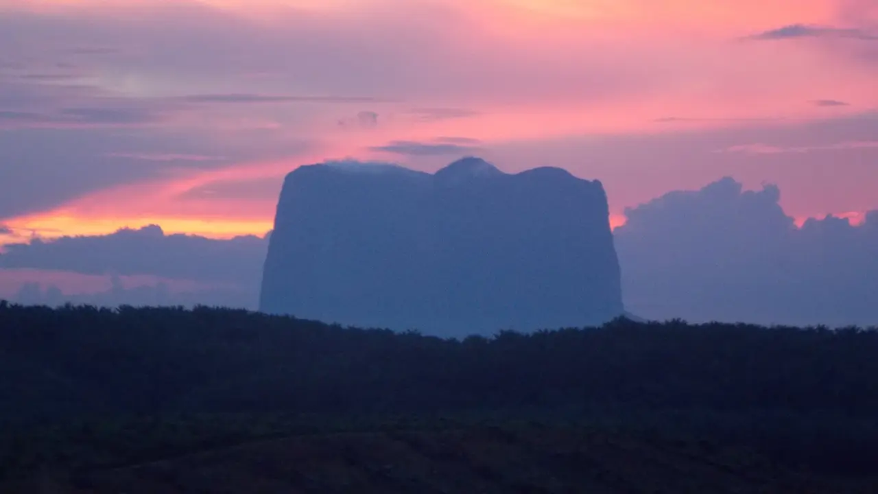 Gunung Batu Daya di Kalimantan