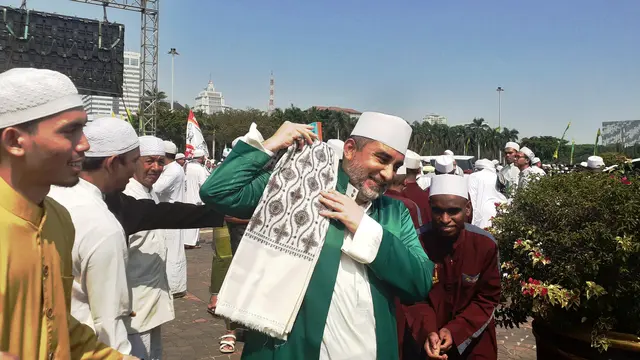 Dewan Syuro Majelis Rasulullah SAW, Habib Nabiel Almusawa. (Merdeka.com/Tri Yuniwati Lestari)