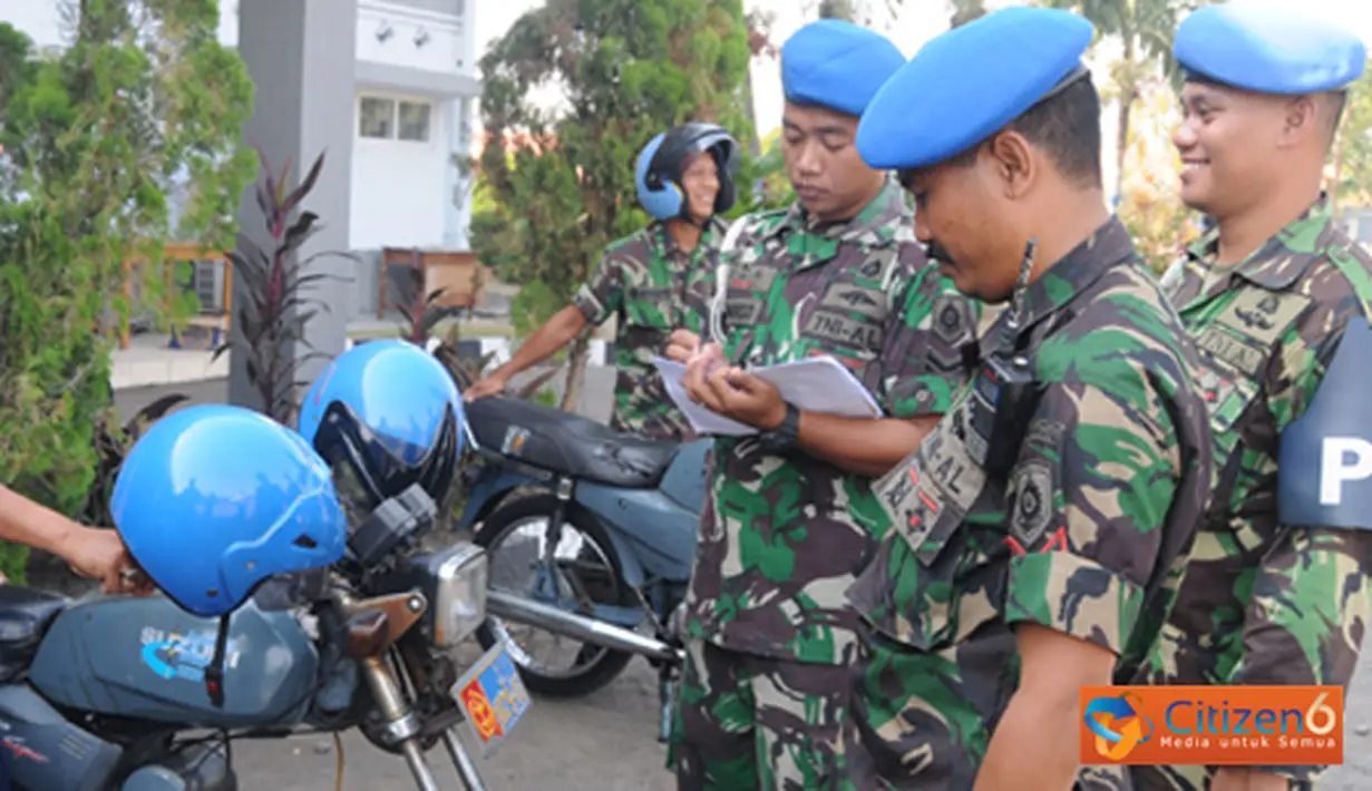 Citizen6, Surabaya: Apel kesiapan tersebut, dipimpin Komandan Detasemen Provos (Dandenprov) Letkol Laut (PM) Bambang Sugeng Irianto. (Pengirim: Penkobangdikal)