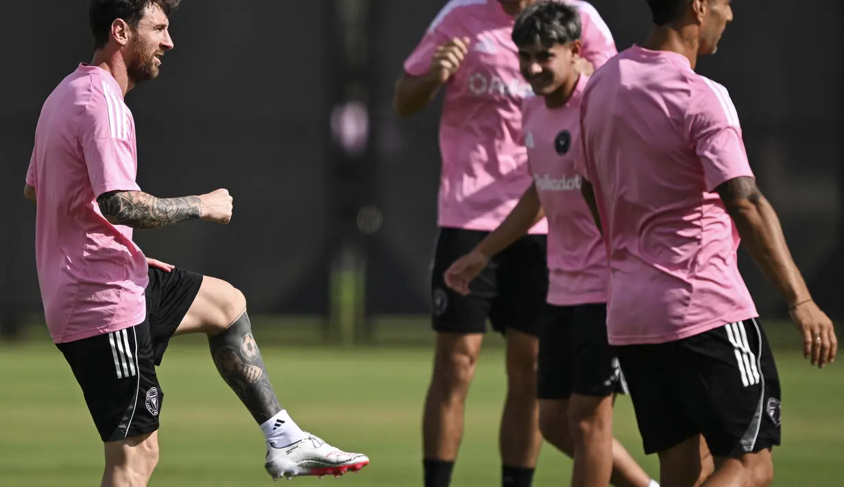 Inter Miami akan berhadapan dengan wakil Mesir Al Ahly di laga pembuka Piala Dunia Antarklub 2025 grup A. Laga tersebut akan berlangsung di Hard Rock Stadium pada Minggu 15 Juni 2025 pukul 07.00 WIB. (PATRICIA DE MELO MOREIRA/AFP)