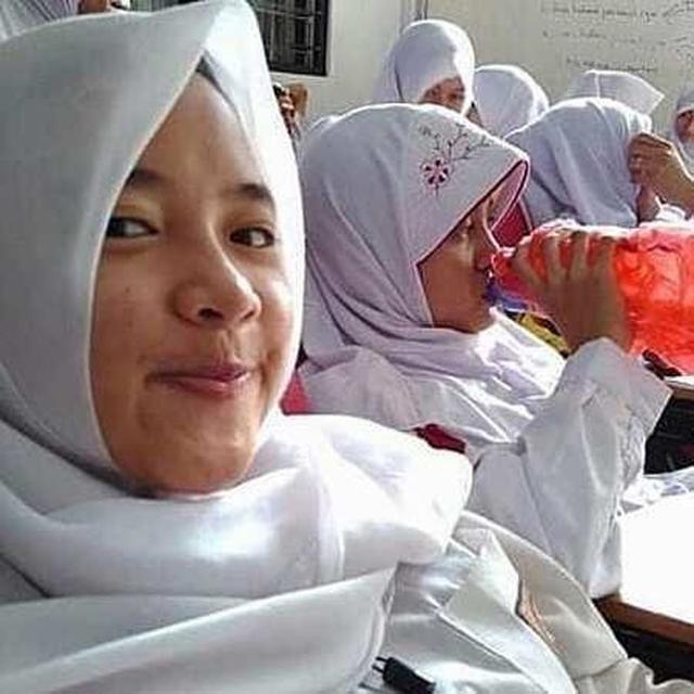 Potret Transformasi Nissa Sabyan dari Jaman Sekolah Hingga Terkenal. (Sumber: kapanlagi.com dan Instagram/nissa_sabyan)