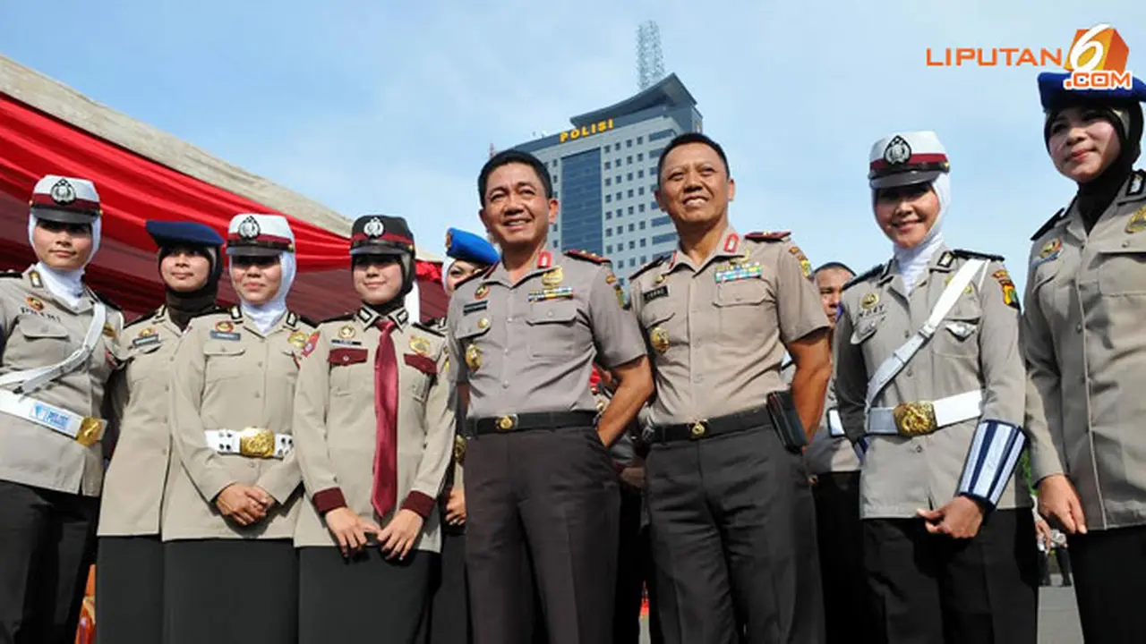 polwan-jilbab-1-131125b.jpg