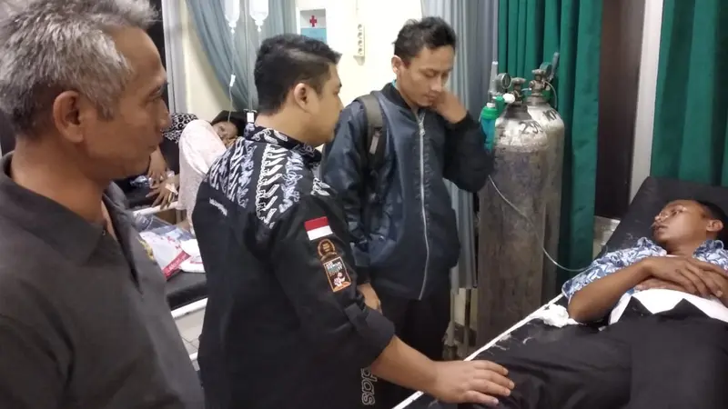 Dua petugas KPPS di Kabupaten Bogor, Jawa Barat pingsan saat penghitungan suara