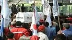 Ribuan buruh PT Pelabuhan Indonesia II berunjuk rasa di Kantor Kementerian Negara BUMN. Mereka menuntut perbaikan kesejahteraan. 