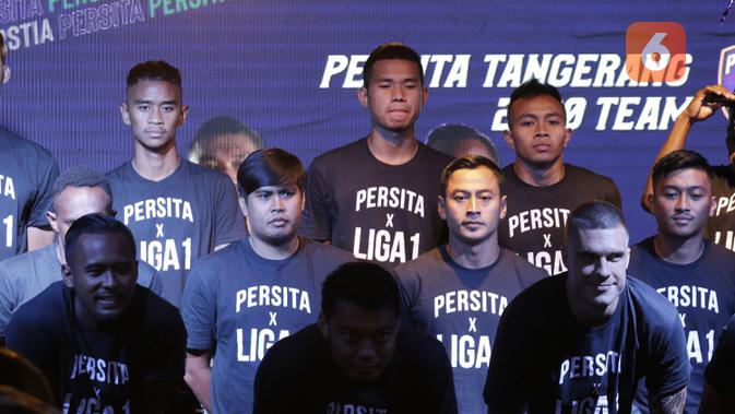 Pemain Persita Tangerang saat launching di Gading Serpong, Tangerang, Rabu, (26/2/2020). Jelang bergulirnya Shopee Liga 1 2020 Tim berjuluk Pendekar Cisadane ini memperkenalkan tim, jersey hingga logo baru. (Bola.com/M Iqbal Ichsan)