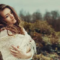 Cinta tak susah, asal kamu bisa menemukan seseorang yang membuatnya terasa mudah. (Foto: pexels.com)