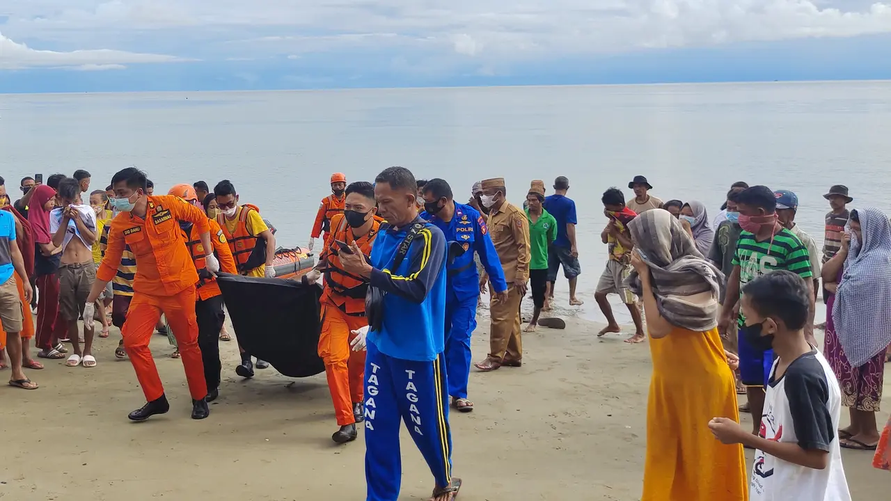 Jenazah Busran Kamah, nelayan asal Desa Dulukapa, Kecamatan Sumalata, Gorontalo Utara (Gorut) (Arfandi Ibrahim/Liputan6.com)