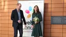 Kate Middleton dan suaminya Pangeran William saat mengunjungi RS Anak Evelina di London, Inggris, (11/12). Kunjungan Kate dan William untuk menyambut ulang tahun ke-150 tahun rumah sakit tersebut. (Chris Jackson/Pool via AP)