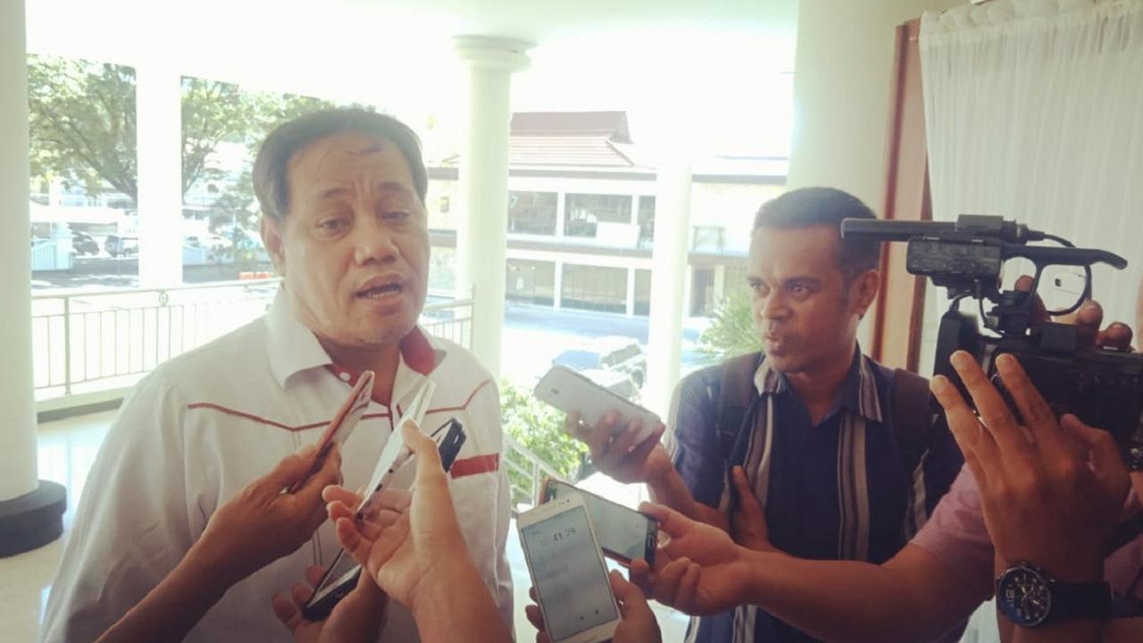 Ketua Bawaslu Sulut, Herwyn Malonda beberkan sejumlah TPS yang rawan dan potensi terjadi politik uang di wilayah Sulut (Liputan6.com/ Yoseph Ikanubun)