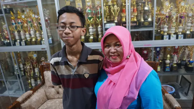 Siswa Peraih NIlai UN 100