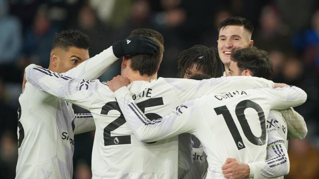 Skuad Manchester United merayakan golnya ke gawang Burnley di pekan ke-21 Liga Inggris 2025/2026 di Turf Moor, Kamis (08/01/2026).