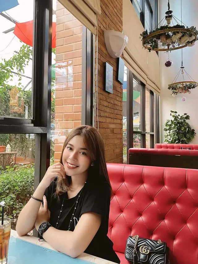 7 Potret Terbaru Fay Nabila, Debut dalam Girlgrup Girls Girls