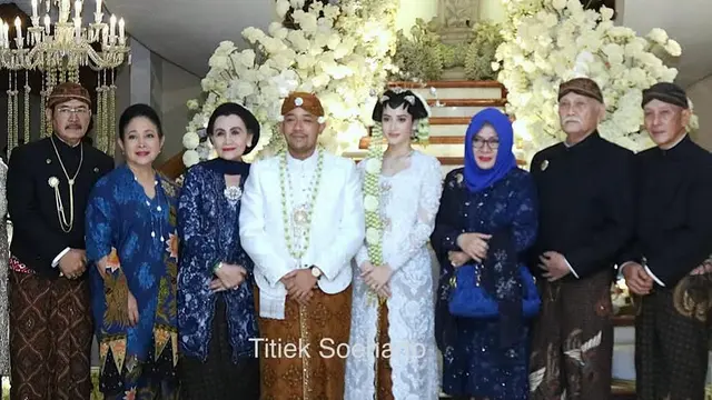 Keluarga Cendana Kembali Berkumpul di Pernikahan Cicit Soeharto. [@titieksoeharto]