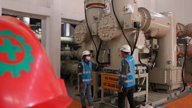 PLN rampungkan pembangunan jaringan transmisi di gerbang Kawasan Timur Indonesia (KTI).