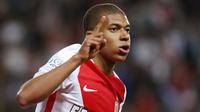 2. Kylian Mbappe (AS Monaco) – Pemain berusia 18 tahun ini telah membuktikan kepada dunia kualitas yang dia punya. Untuk mendapatkanya Barcelona harus bersaing dengan Real Madrid yang juga menginginkannya. (EPA/Sebastien Nogier)