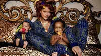 Potret Menggemaskan Rihanna dan 2 Anak Lelakinya, Debut Perdana Sebagai Model Baju Piama