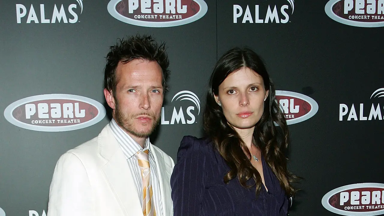 Scott Weiland dan Mary Forsberg Weiland