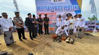Peletakan batu pertama pembangunan Piramida Giza di TPA Winongo. (Dok. Pemkot Madiun)