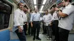 Wakil Menteri Badan Usaha Milik Negara (BUMN) Kartika Wirjoatmodjo (tengah) saat menjajal Lintas Raya Terpadu Jakarta, Bogor, Depok, Bekasi (LRT Jabodebek) di Stasiun LRT Dukuh Atas, Jakarta, Senin (21/8/2023). (Liputan6.com/Faizal Fanani)