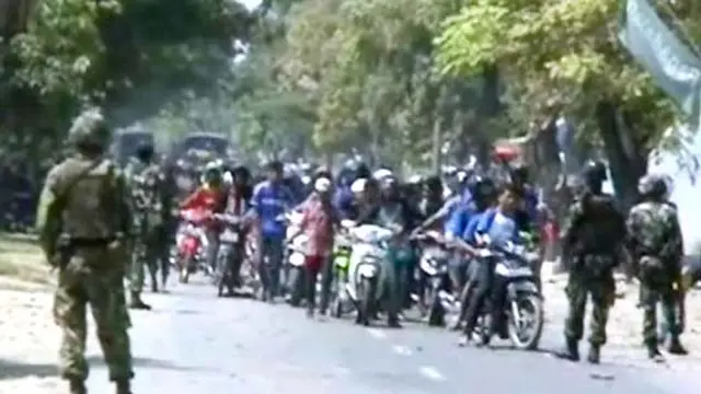 Proses Evakuasi Suporter PSIS Semarang