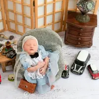 Potret Baby Djala menjadi princess london (Instagram/@dimsanggara dan Instagram/@nadinelist)