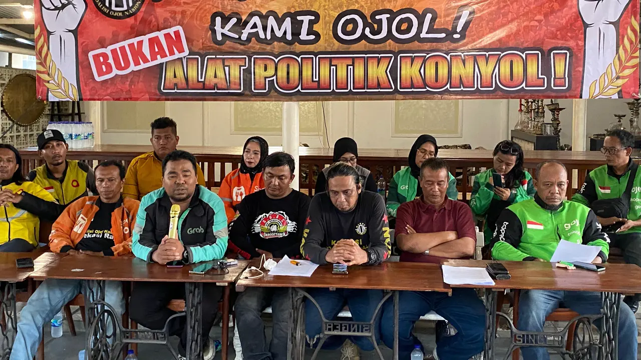 Koalisi Ojol Nasional (KON) yang mewakili 295 komunitas mitra pengemudi di seluruh Indonesia menyatakan tidak akan ikut serta dalam unjuk rasa besar-besaran bertajuk Aksi Akbar 205. (Liputan6.com/Ady Anugrahadi)