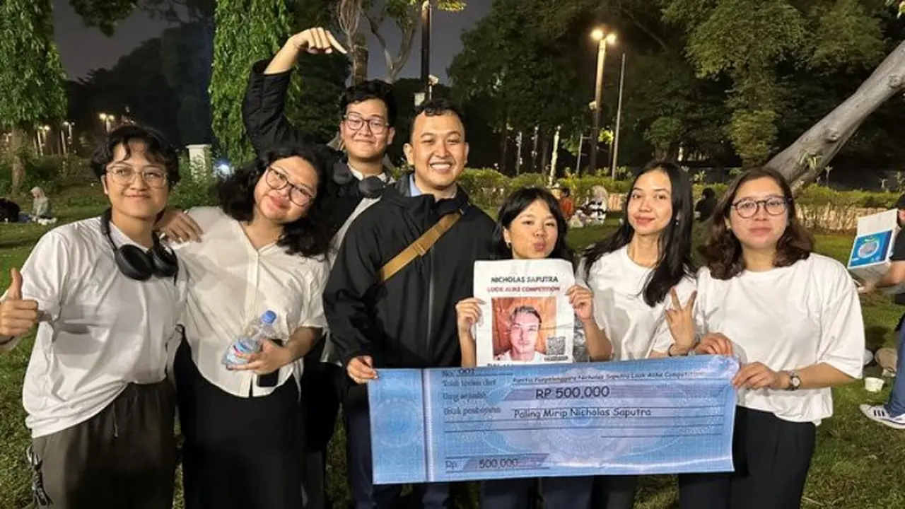 Nicholas Saputra Bagikan Cuitan Berita Pemenang Kontes Mirip Dirinya di Twitter