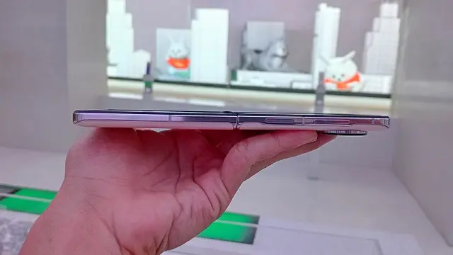 Bodi Bagian Kanan HP Layar Lipat Baru Oppo Find N3 Flip