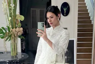 Raisa Rayakan Lebaran Tanpa Ibunda dan Hamish Daud. [@raisa6690]