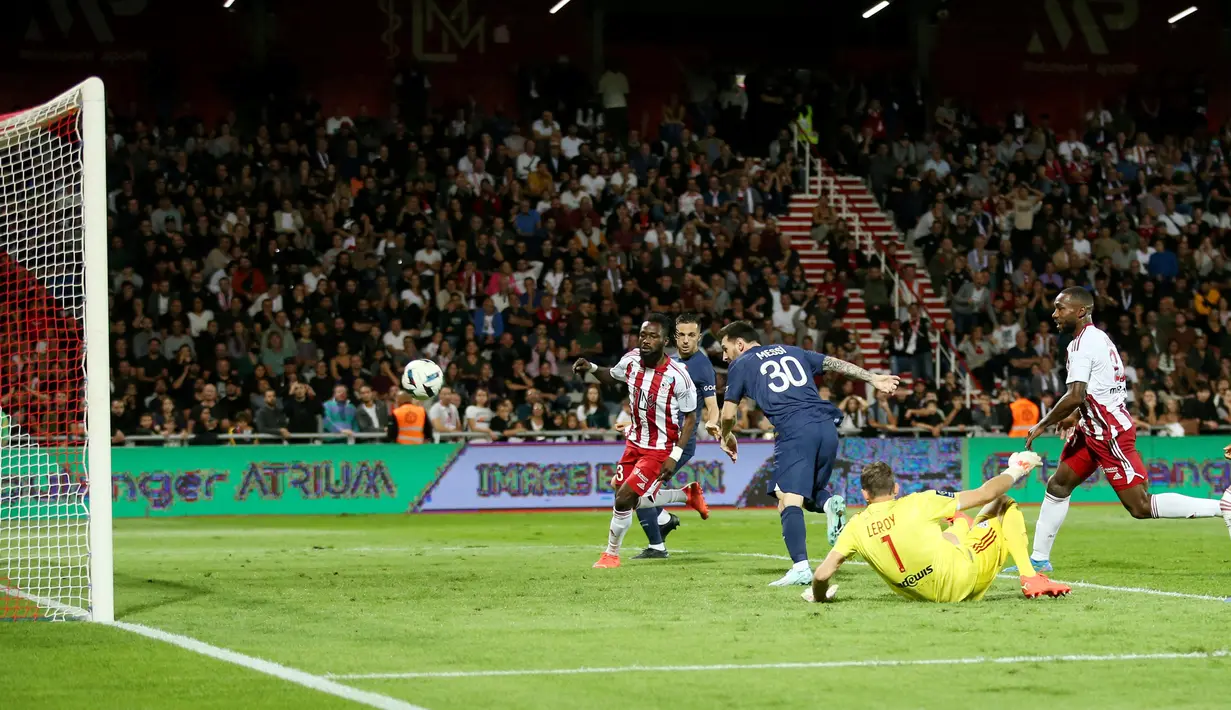 Les Parisiens tampil mendominasi dengan penguasaan bola mencapai 65 persen. (AFP/Pascal Pochard-Casabianca)