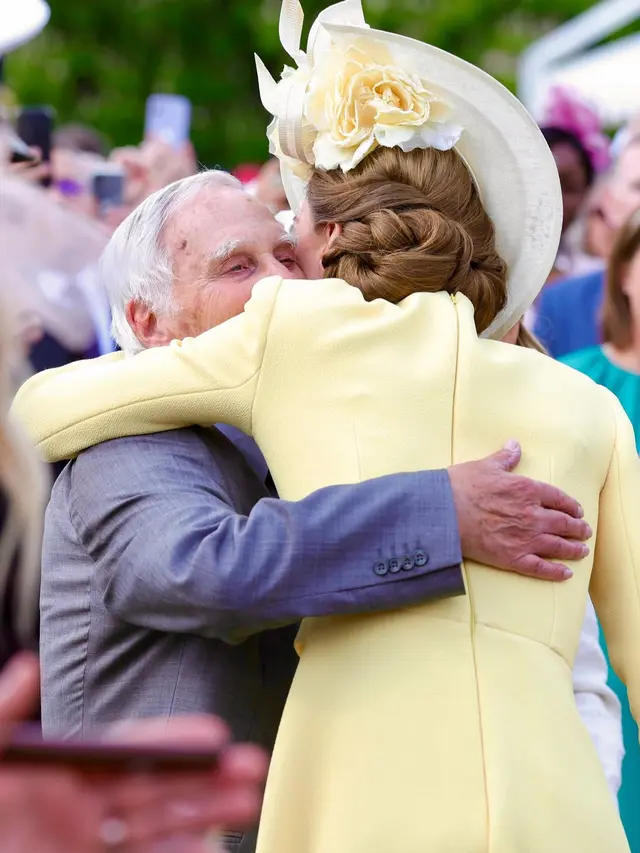 Gaya Sustainable Kate Middleton saat Garden Party di Istana Buckingham. [@princeandprincessofwales]