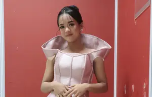 Kira Dangdut Academy 8 Curi Perhatian di Top 17