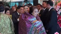 Jessica Mila menjalani acara adat Batak Mangain, Marhusip dan Martupol di Gereja HKBP Rawamangun, Jakarta Timur, Sabtu (29/4/2023). (Dok. Instagram jscmila)
