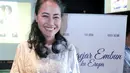 Putri Ayudya berperan sebagai Ani, istri dosen Universitas Delapan Penjuru Angin (UDPA) Kendari, yang diperankan oleh Rizky Hanggono dalam film terbarunya. (Adrian Putra/Bintang.com)